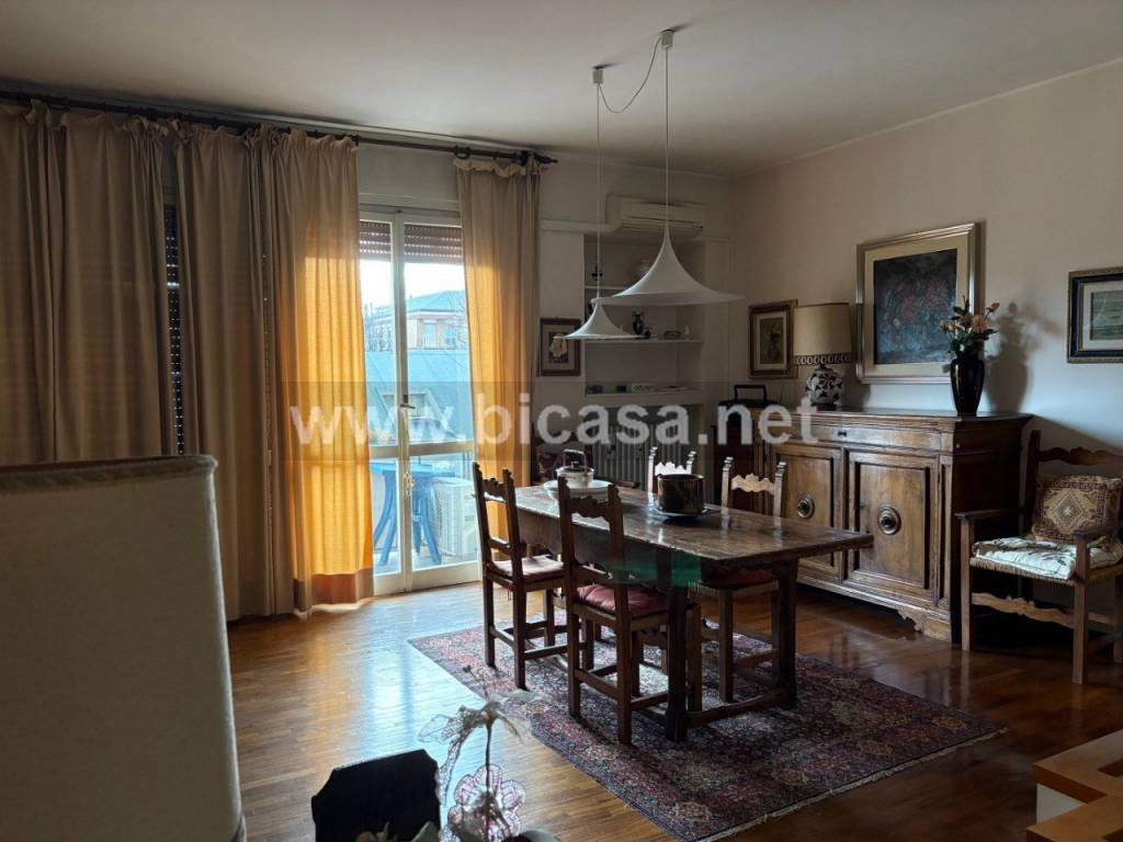 appartamento in vendita a Pesaro in zona Mare