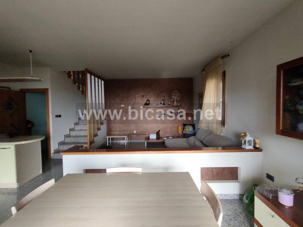 casa indipendente in vendita a Pesaro in zona Candelara