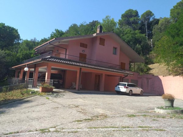casa indipendente in vendita a Pesaro in zona Mare