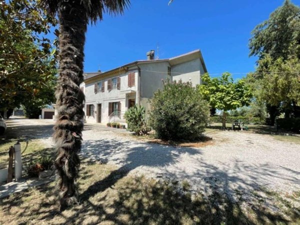 casa indipendente in vendita a Pesaro