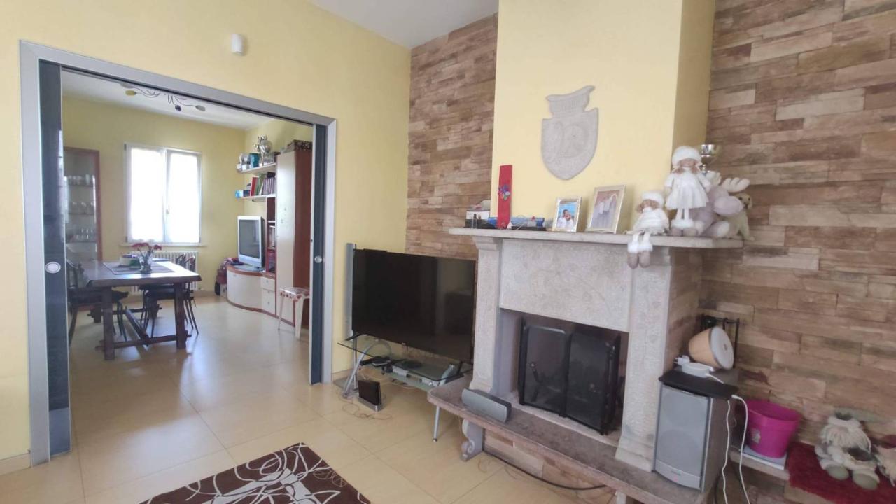 casa indipendente in vendita a Pesaro in zona Novilara