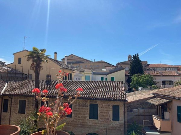 appartamento in vendita a Pesaro in zona Centro Città