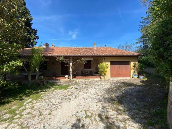 casa indipendente in vendita a Pesaro in zona Mare