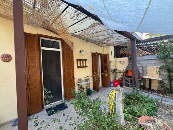 casa indipendente in vendita a Pesaro in zona Centro Città