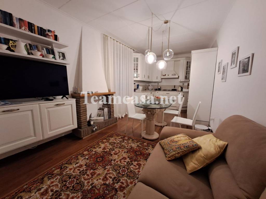 appartamento in vendita a Pesaro in zona Centro Città