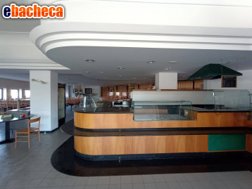 locale commerciale in vendita a Pesaro