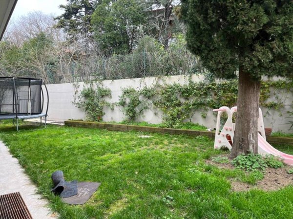 casa indipendente in vendita a Pesaro in zona Cattabrighe