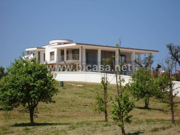 villa in vendita a Pesaro in zona Mare