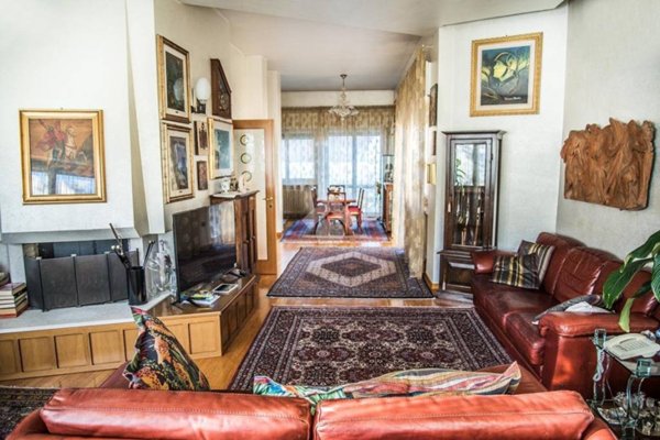 casa indipendente in vendita a Pesaro in zona Centro Città