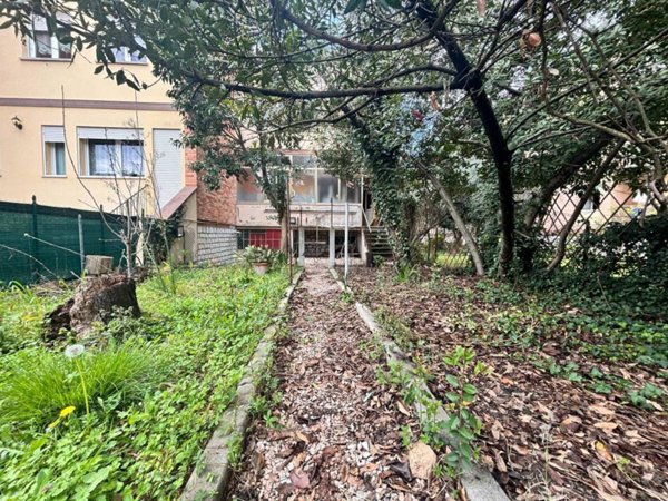 casa indipendente in vendita a Pesaro in zona Santa Veneranda