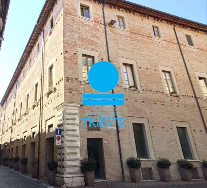 appartamento in vendita a Pesaro in zona Centro Città