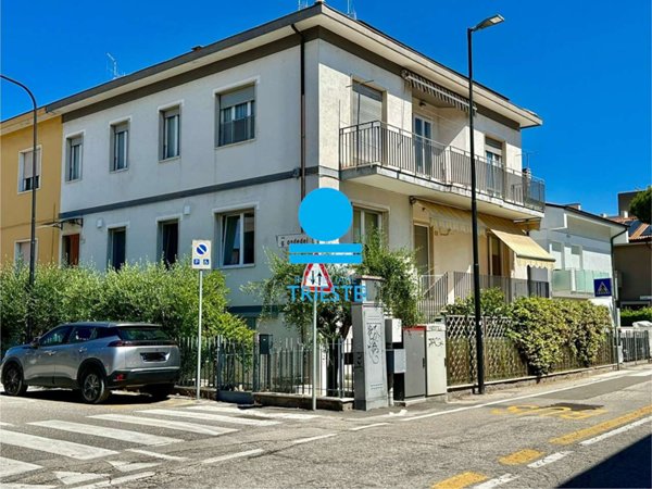 casa indipendente in vendita a Pesaro in zona Baia Flaminia