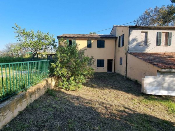 appartamento in vendita a Pesaro in zona Santa Veneranda