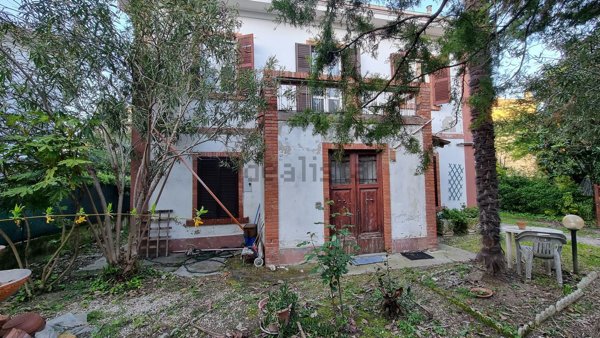 casa indipendente in vendita a Pesaro in zona Pantano