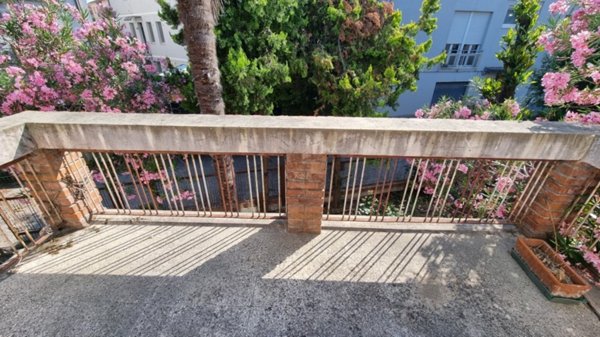 casa indipendente in vendita a Pesaro in zona Pantano