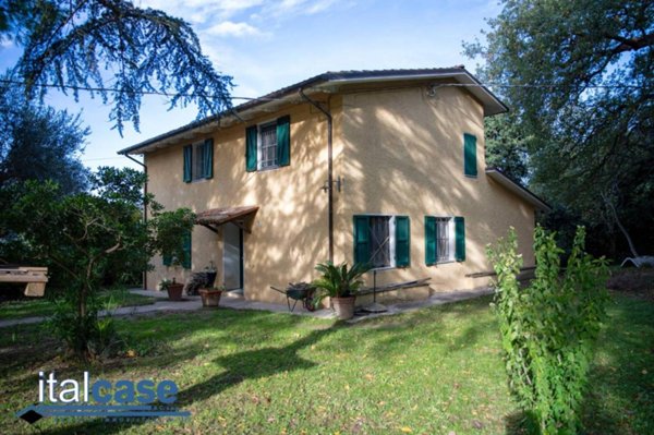 casa indipendente in vendita a Pesaro in zona San Bartolo