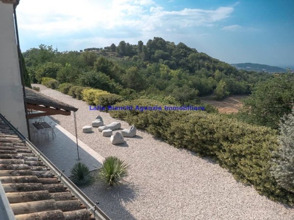 casa indipendente in vendita a Pesaro in zona Novilara