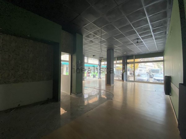 locale commerciale in vendita a Pesaro in zona Centro Città