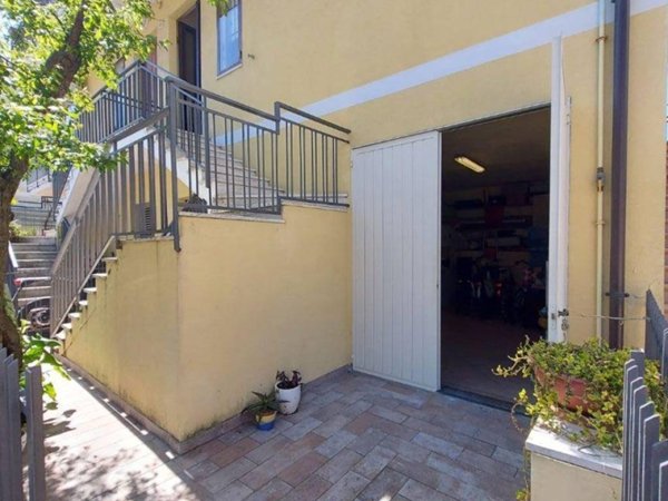 casa indipendente in vendita a Pesaro in zona Muraglia
