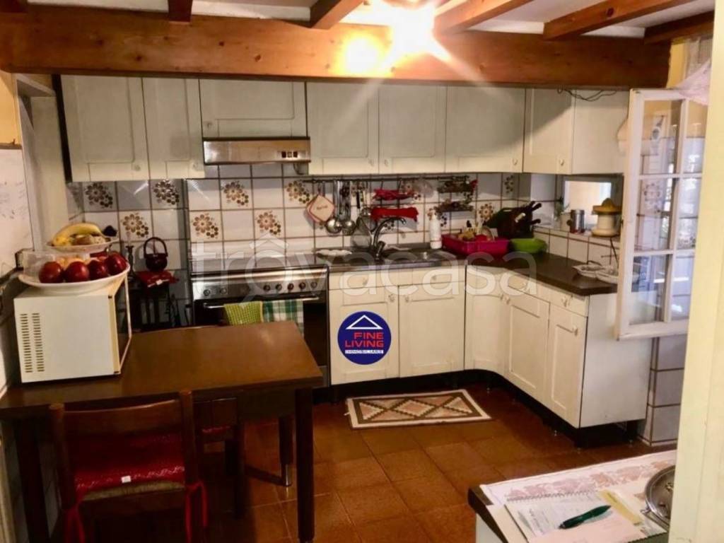 casa indipendente in vendita a Pesaro in zona Case Bruciate