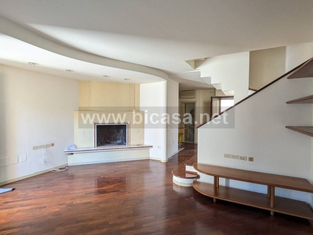 casa indipendente in vendita a Pesaro in zona Santa Veneranda