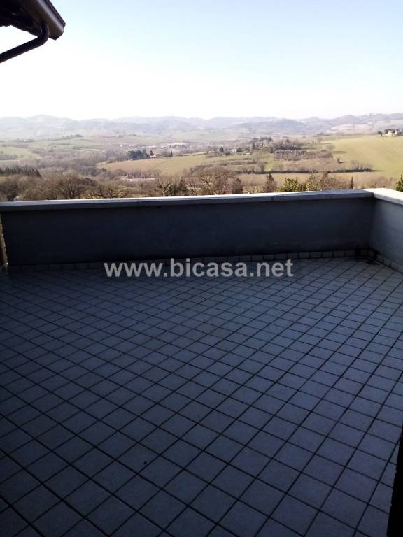 casa indipendente in vendita a Pesaro in zona Candelara