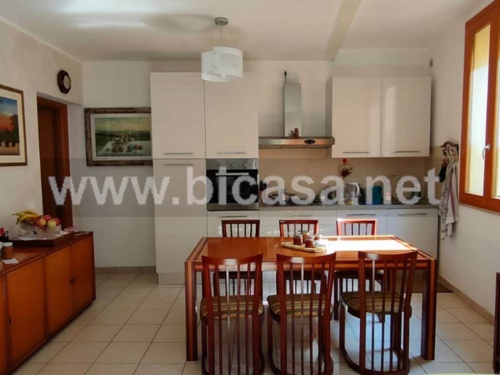 appartamento in vendita a Pesaro in zona Centro Città