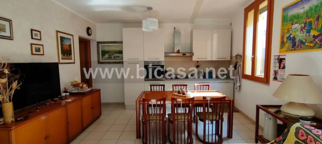 appartamento in vendita a Pesaro in zona Centro Città