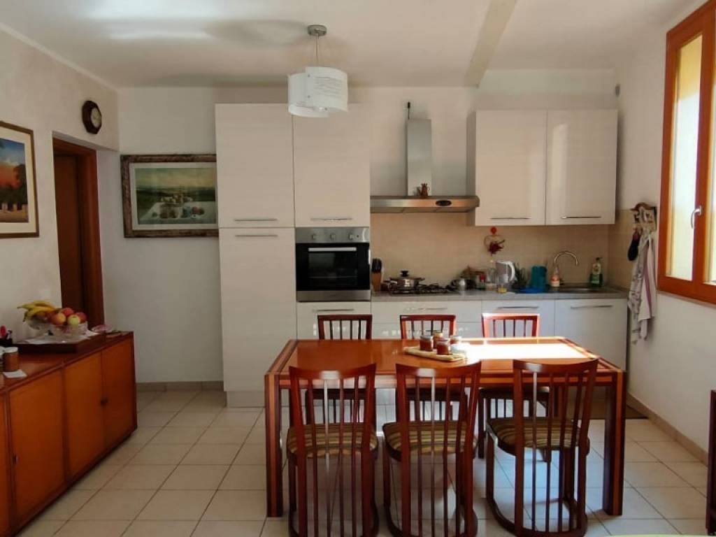 appartamento in vendita a Pesaro in zona Centro Città