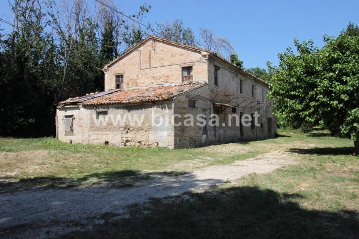 terreno agricolo in vendita a Pesaro in zona Cattabrighe