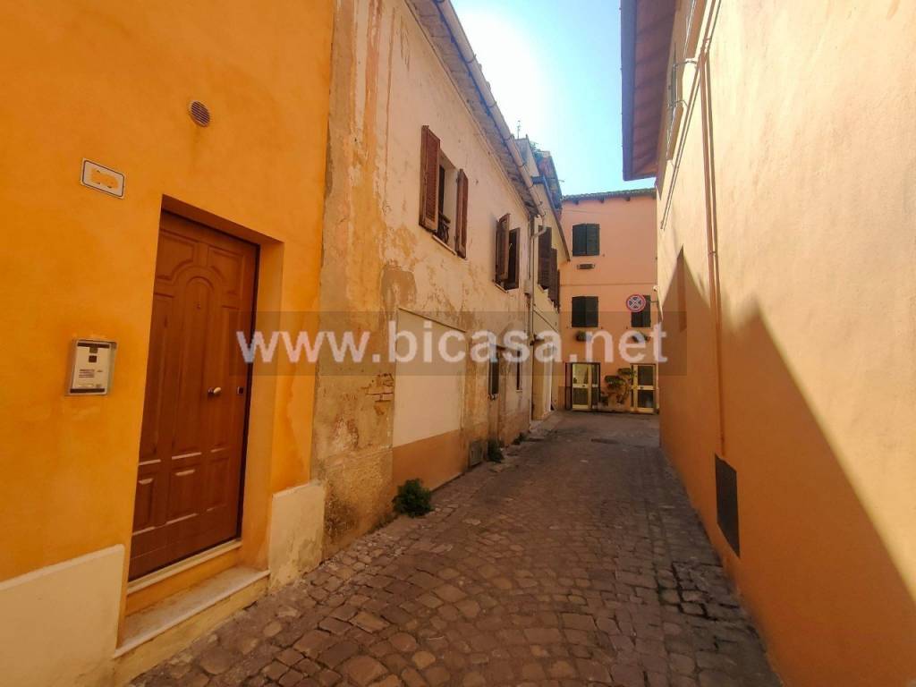 casa indipendente in vendita a Pesaro in zona Centro Città