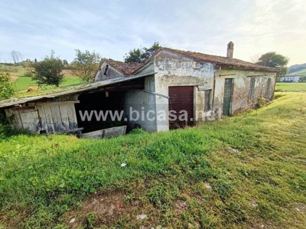 casa indipendente in vendita a Pesaro in zona San Bartolo