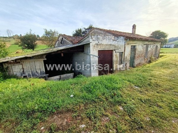 casa indipendente in vendita a Pesaro in zona San Bartolo
