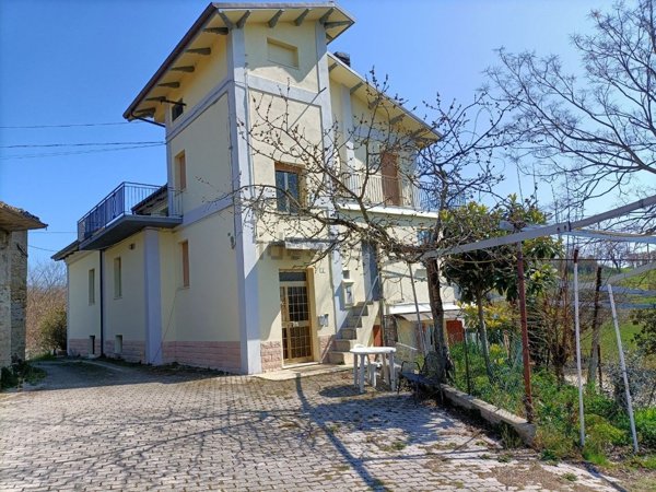 appartamento in vendita a Pesaro in zona Ghetto di Roncaglia