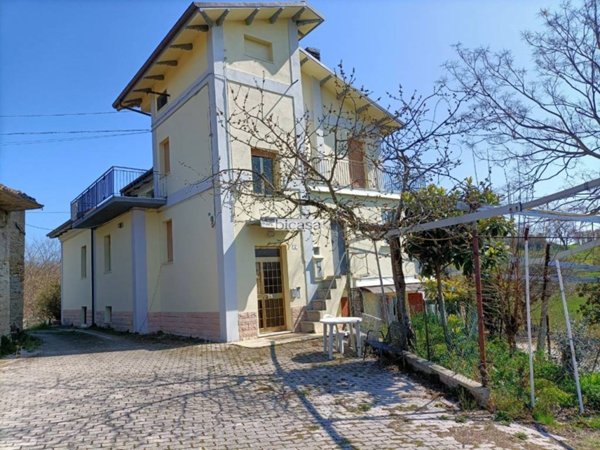 appartamento in vendita a Pesaro in zona Tre Ponti