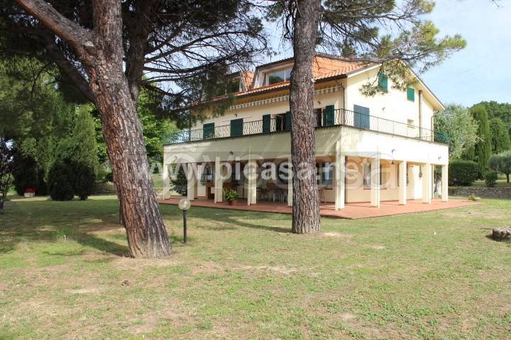 villa in vendita a Pesaro in zona Candelara