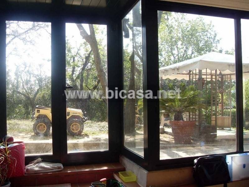 casa indipendente in vendita a Pesaro in zona Trebbiantico