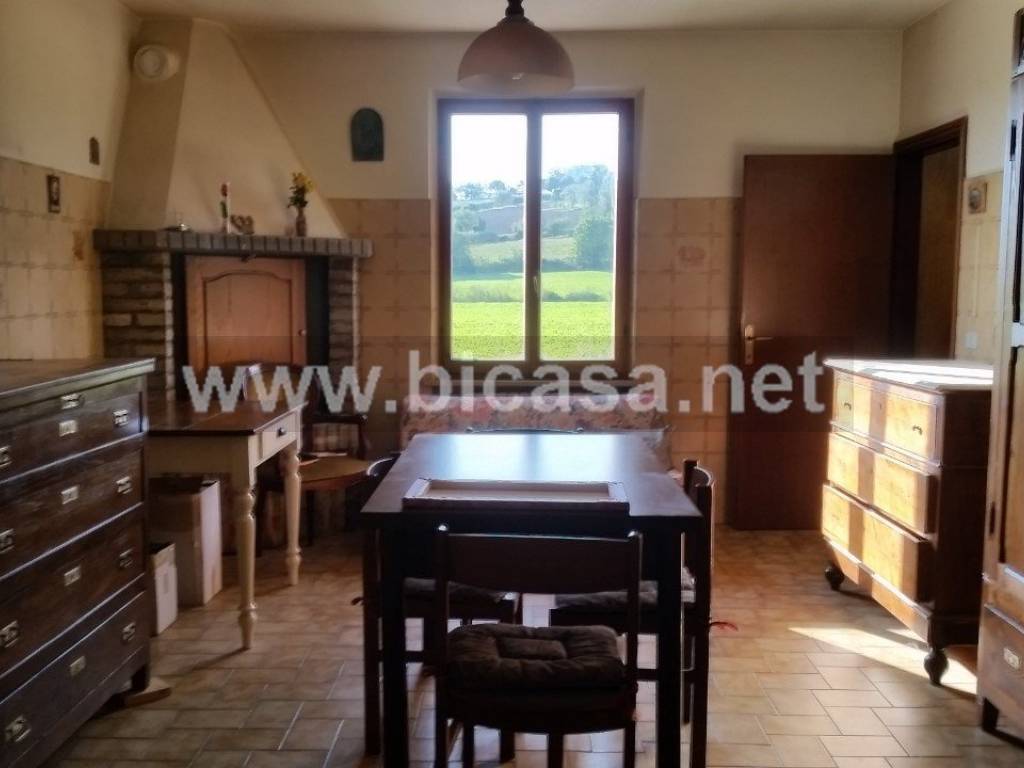 casa indipendente in vendita a Pesaro in zona Santa Maria dell'Arzilla