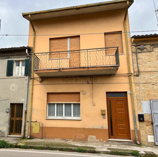 casa indipendente in vendita a Pesaro in zona Villa Fastiggi