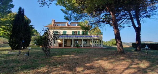 casa indipendente in vendita a Pesaro in zona Candelara