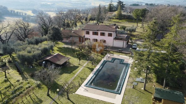 casa indipendente in vendita a Pesaro in zona Mare