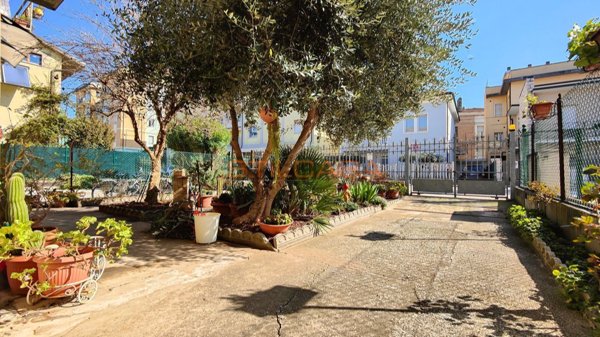 casa indipendente in vendita a Pesaro in zona Centro Città