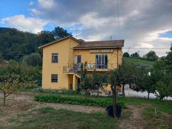 casa indipendente in vendita a Pesaro