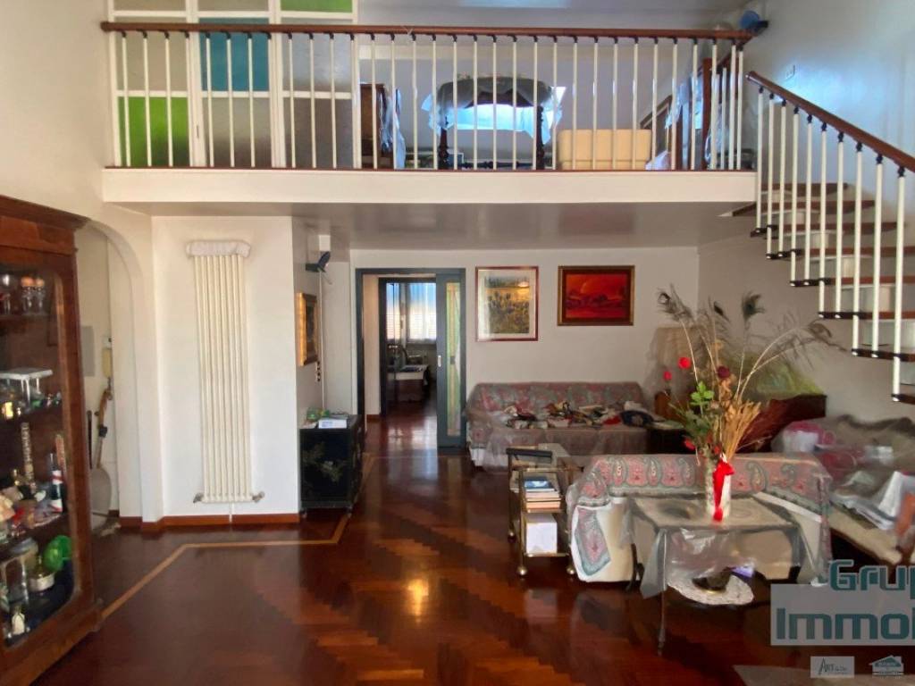 casa indipendente in vendita a Pesaro in zona Centro Città