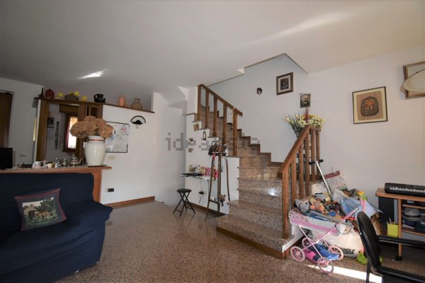 casa indipendente in vendita a Pesaro in zona Santa Maria dell'Arzilla