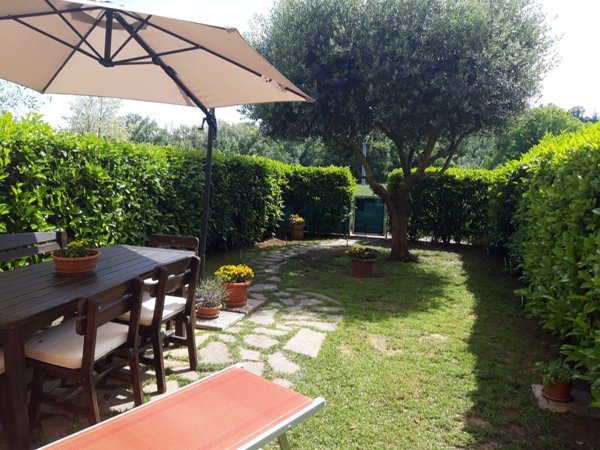 casa indipendente in vendita a Pesaro in zona Santa Maria dell'Arzilla
