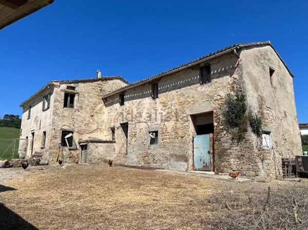 casa indipendente in vendita a Pesaro in zona Candelara