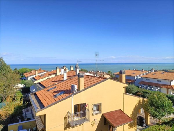 appartamento in vendita a Pesaro in zona Mare