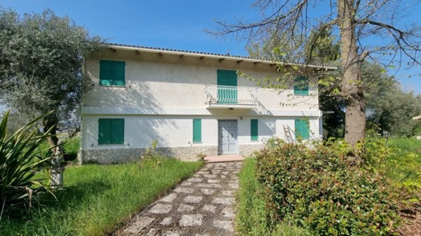 casa indipendente in vendita a Pesaro in zona Mare