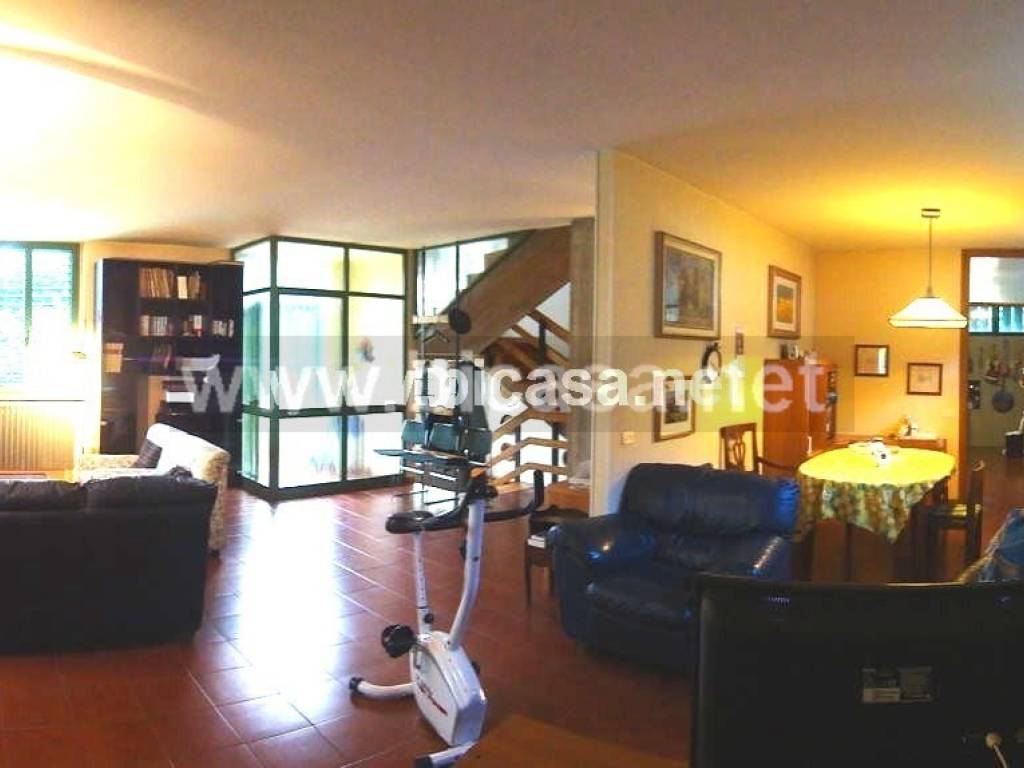 casa indipendente in vendita a Pesaro in zona Trebbiantico